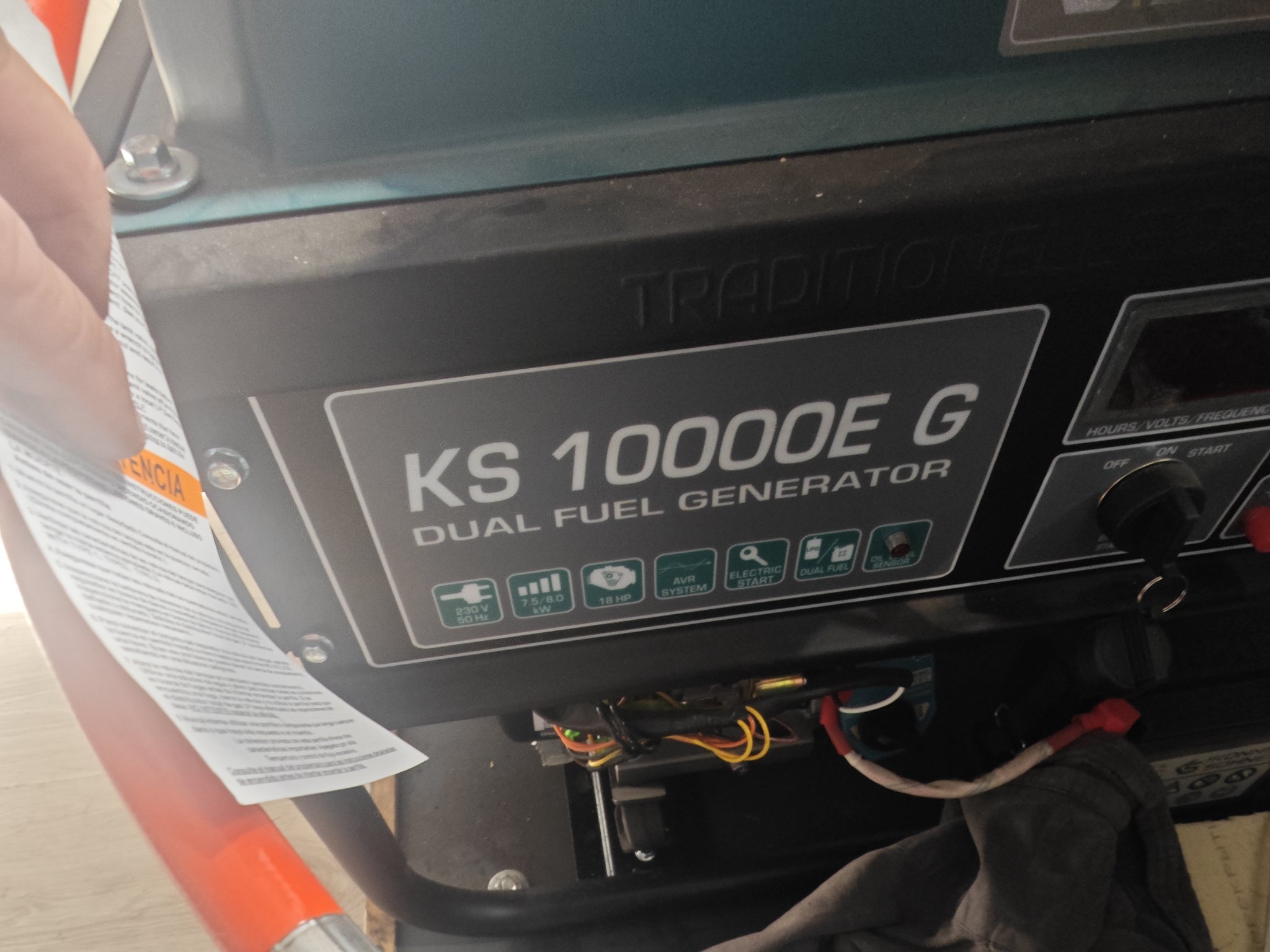 Könner & Söhnen KS 10000E G — газобензиновий генератор. Працював на газу тільки ( і вам раджу)